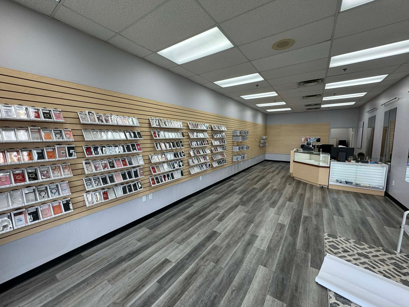 Phone Repair Zone Interior